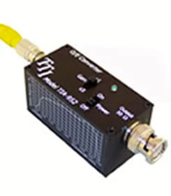 TIA-952 　30 KHz〜800 MHz InGaAs 　O / Eコンバーター